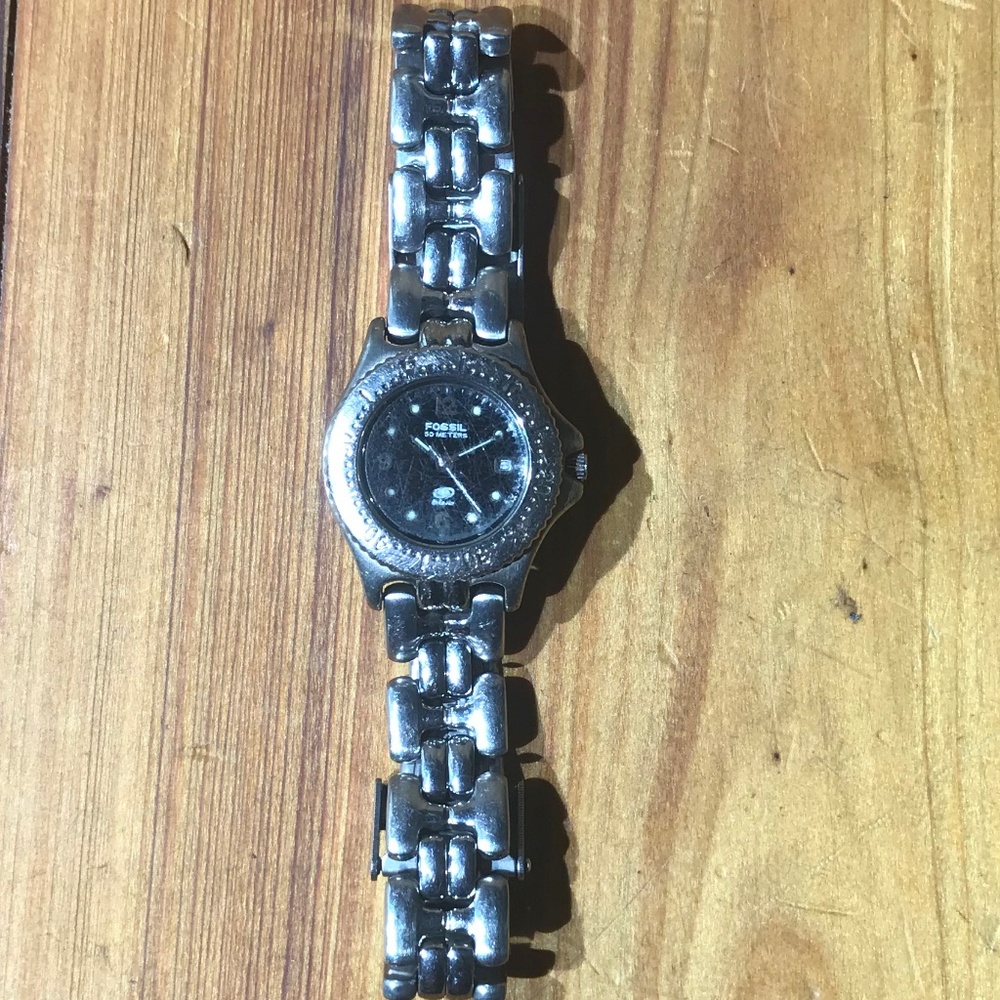 Fossil Water Resistant Silver Watch w Bezel & Date